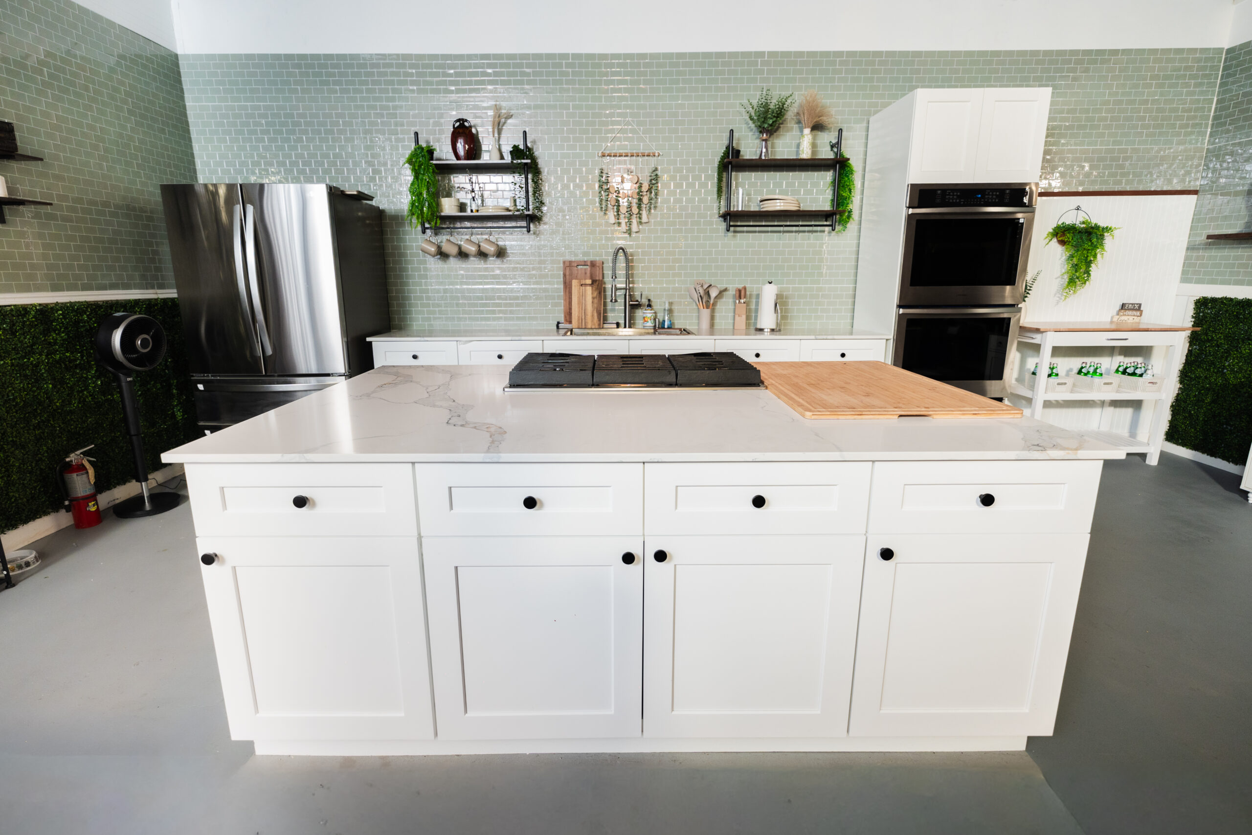 Commercial kitchen set